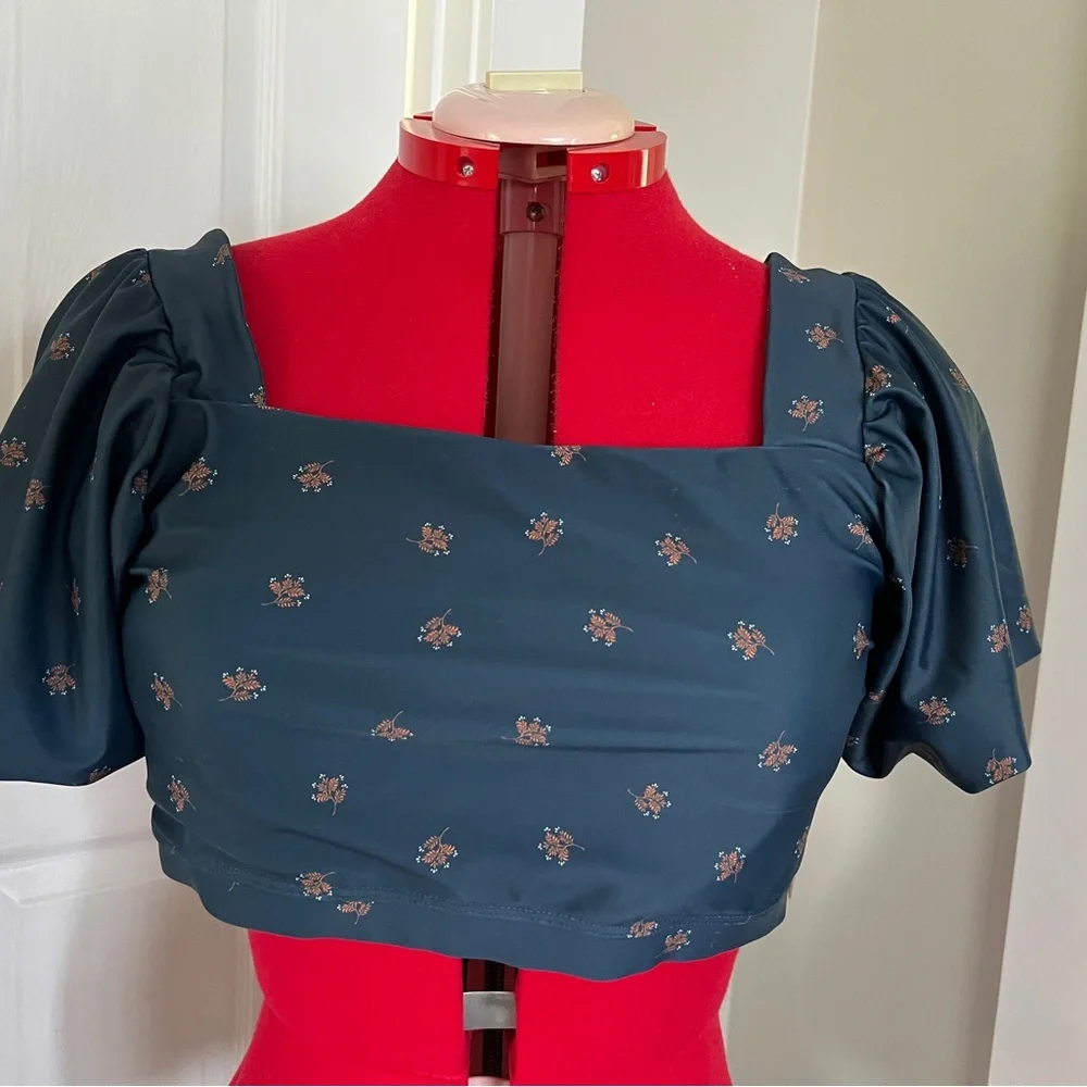 Albion ocean + coral crop swim top - Picture 3 of 9